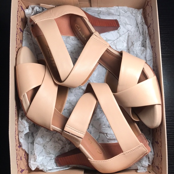 clarks nude sandals